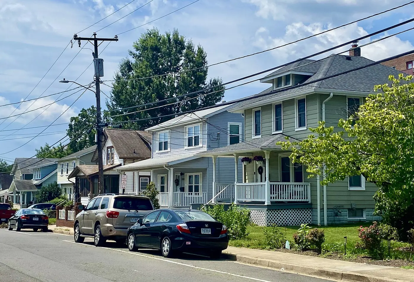 Houses in the Arlington View neighborhood