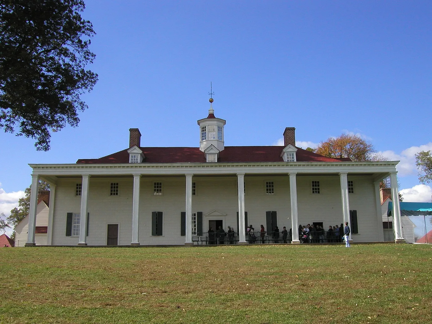 The east front of the Mount Vernon mansion