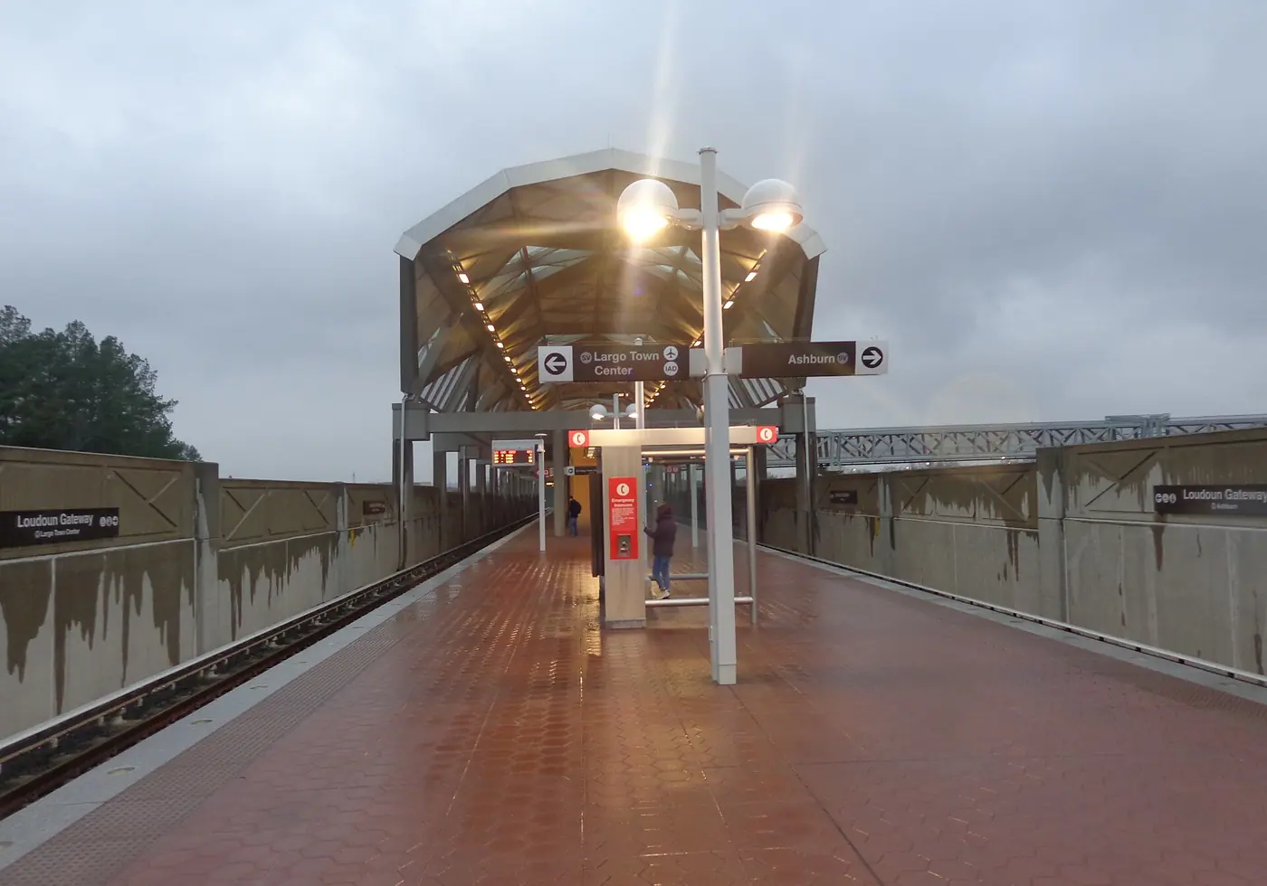 Loudoun Gateway Metro station platform